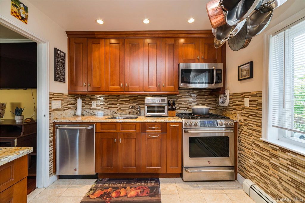 838 Pelhamdale Avenue 2H, New Rochelle, NY 10801 — photo 4