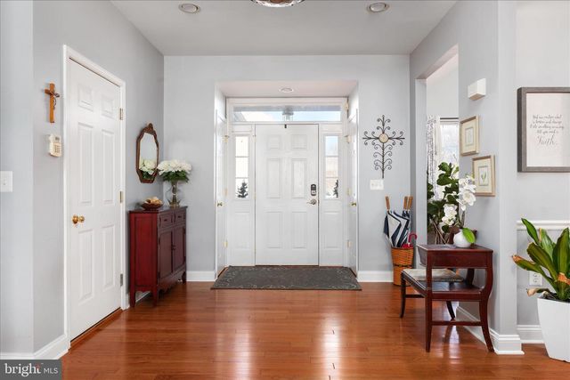 138 BARKSDALE DR, Charles Town, WV 25414