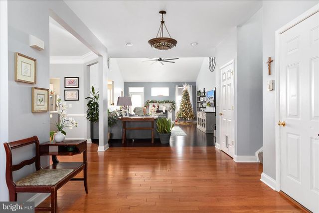 138 BARKSDALE DR, Charles Town, WV 25414