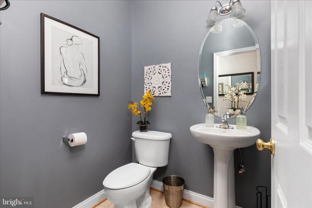 138 BARKSDALE DR, Charles Town, WV 25414