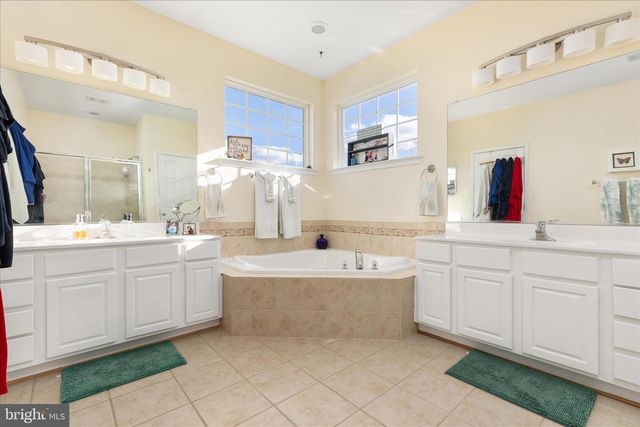 138 BARKSDALE DR, Charles Town, WV 25414