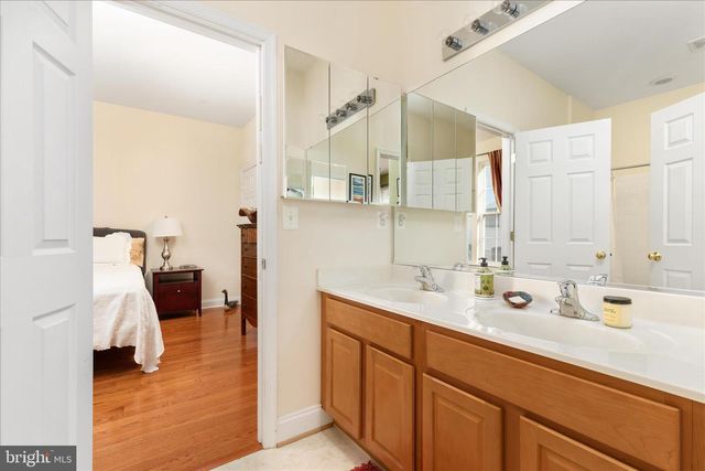 138 BARKSDALE DR, Charles Town, WV 25414