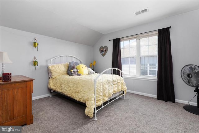 138 BARKSDALE DR, Charles Town, WV 25414