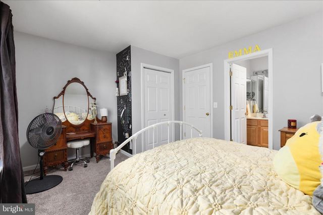 138 BARKSDALE DR, Charles Town, WV 25414