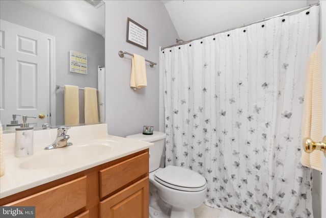 138 BARKSDALE DR, Charles Town, WV 25414