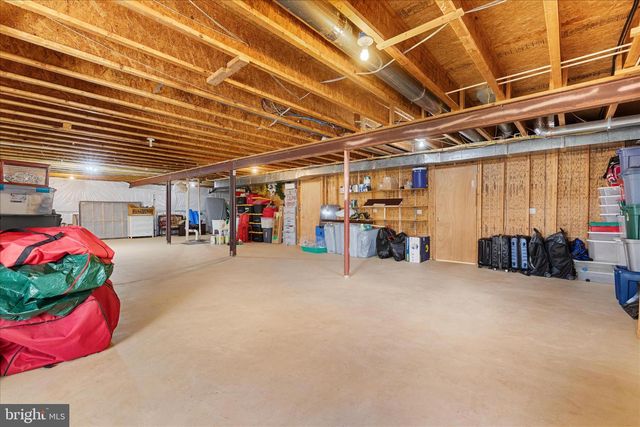 138 BARKSDALE DR, Charles Town, WV 25414