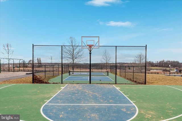 138 BARKSDALE DR, Charles Town, WV 25414