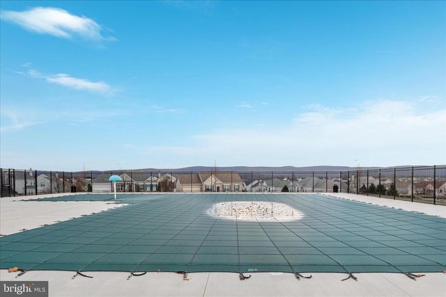 138 BARKSDALE DR, Charles Town, WV 25414