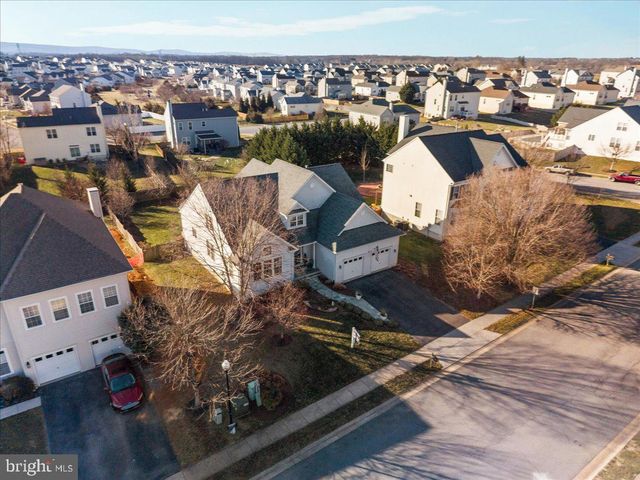 138 BARKSDALE DR, Charles Town, WV 25414