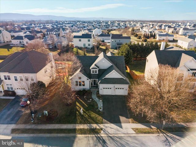 138 BARKSDALE DR, Charles Town, WV 25414