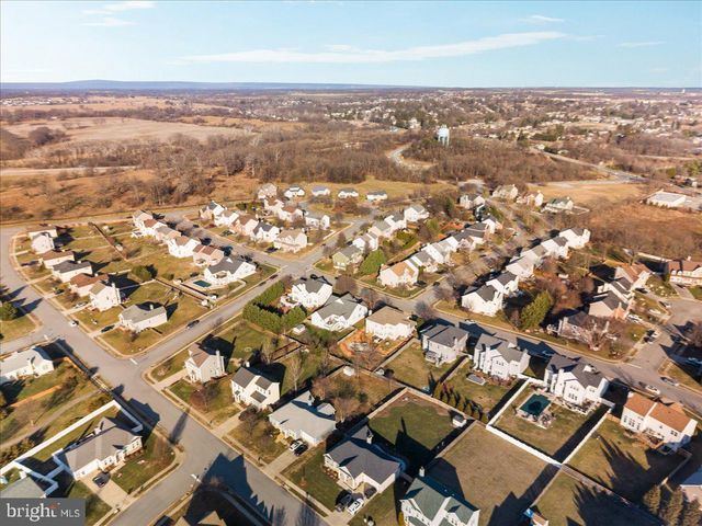 138 BARKSDALE DR, Charles Town, WV 25414