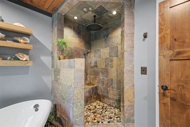 7373 Thornapple Dales Drive, Alto, MI 49302