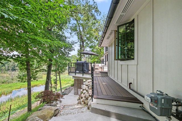 7373 Thornapple Dales Drive, Alto, MI 49302