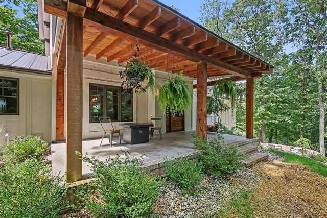 7373 Thornapple Dales Drive, Alto, MI 49302