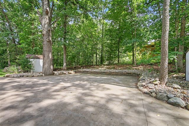 7373 Thornapple Dales Drive, Alto, MI 49302