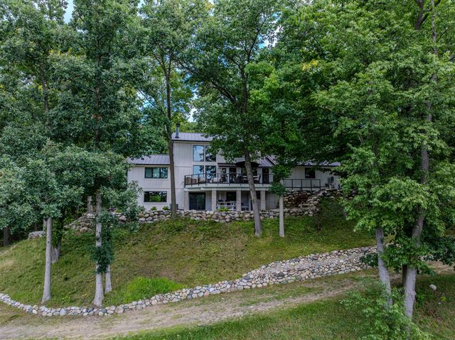 7373 Thornapple Dales Drive, Alto, MI 49302
