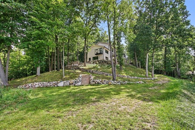7373 Thornapple Dales Drive, Alto, MI 49302