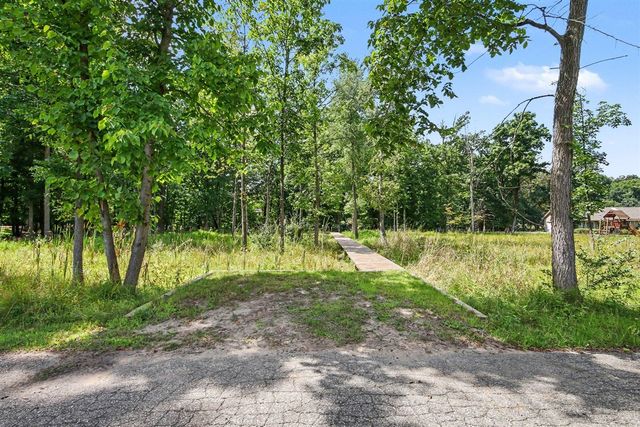 7373 Thornapple Dales Drive, Alto, MI 49302