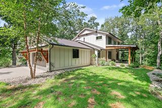 7373 Thornapple Dales Drive, Alto, MI 49302