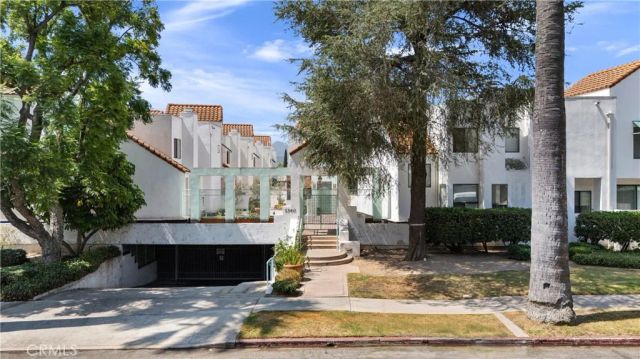 1340 Glenwood Road 28, Glendale, CA 91201