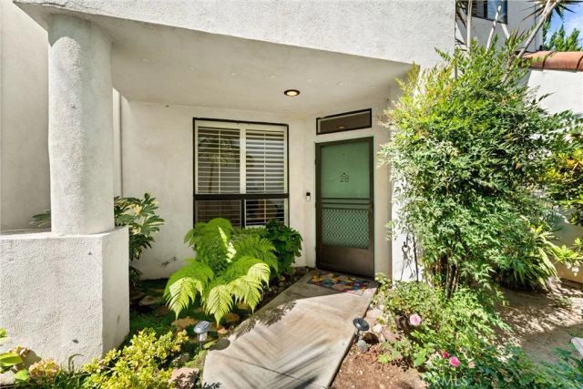 1340 Glenwood Road 28, Glendale, CA 91201