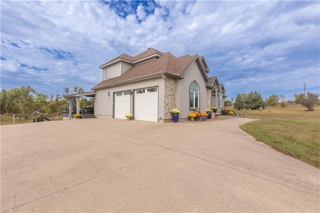 18494 Linwood Road, Linwood, KS 66052