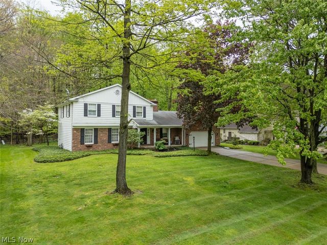 7749 Silver Fox Drive, Youngstown, OH 44512