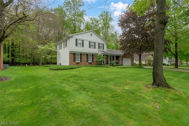7749 Silver Fox Drive, Youngstown, OH 44512