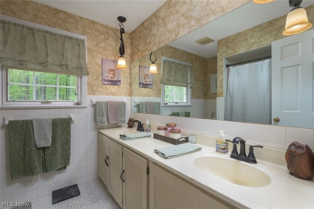 7749 Silver Fox Drive, Youngstown, OH 44512