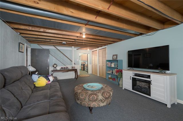 7749 Silver Fox Drive, Youngstown, OH 44512