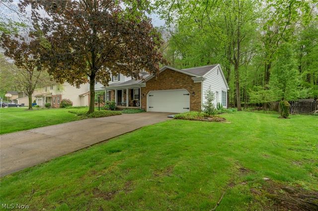 7749 Silver Fox Drive, Youngstown, OH 44512