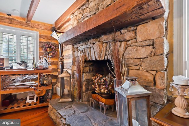 37275 CHARLES TOWN PIKE, Hillsboro, VA 20132