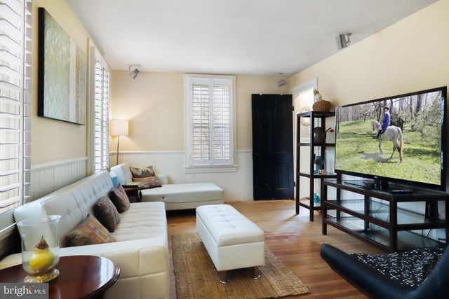 37275 CHARLES TOWN PIKE, Hillsboro, VA 20132