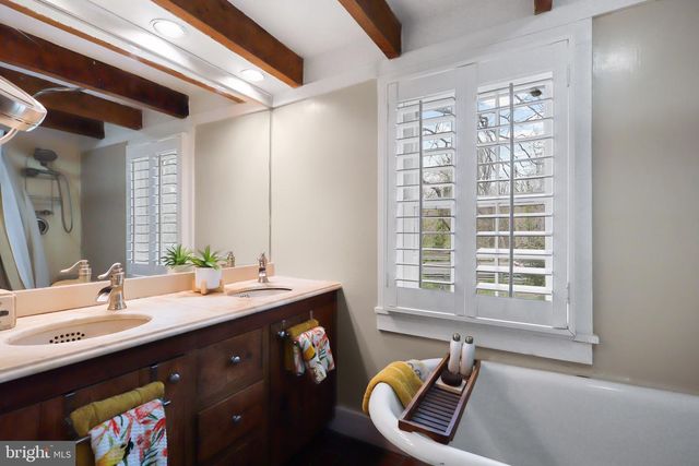 37275 CHARLES TOWN PIKE, Hillsboro, VA 20132