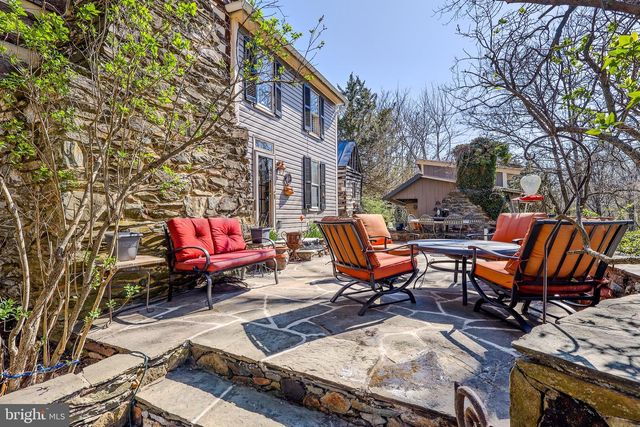 37275 CHARLES TOWN PIKE, Hillsboro, VA 20132