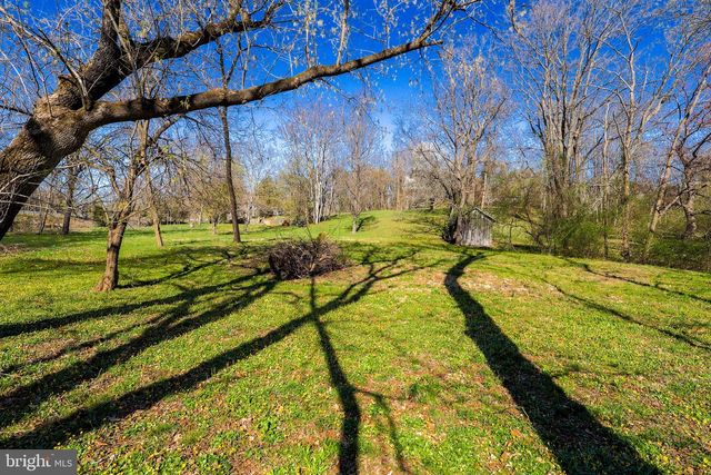37275 CHARLES TOWN PIKE, Hillsboro, VA 20132