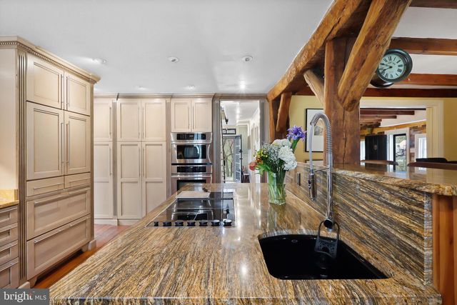 37275 CHARLES TOWN PIKE, Hillsboro, VA 20132