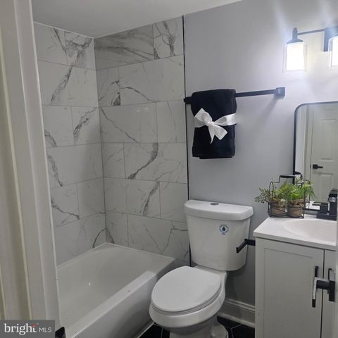 807 50TH PL NE, Washington, DC 20019