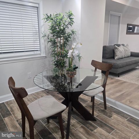 807 50TH PL NE, Washington, DC 20019
