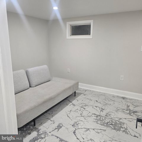 807 50TH PL NE, Washington, DC 20019
