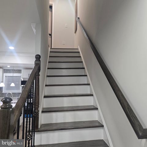 807 50TH PL NE, Washington, DC 20019
