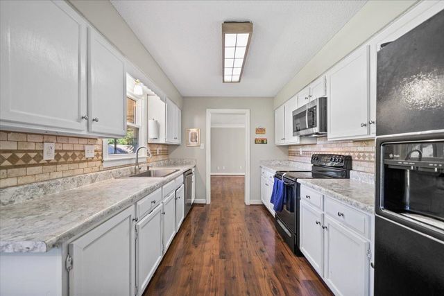 1065 PETERSBURG CV, Collierville, TN 38017
