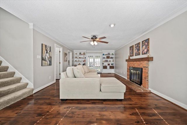 1065 PETERSBURG CV, Collierville, TN 38017