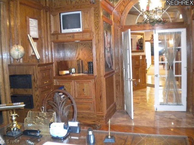 165 2nd Street NW, Barberton, OH 44203