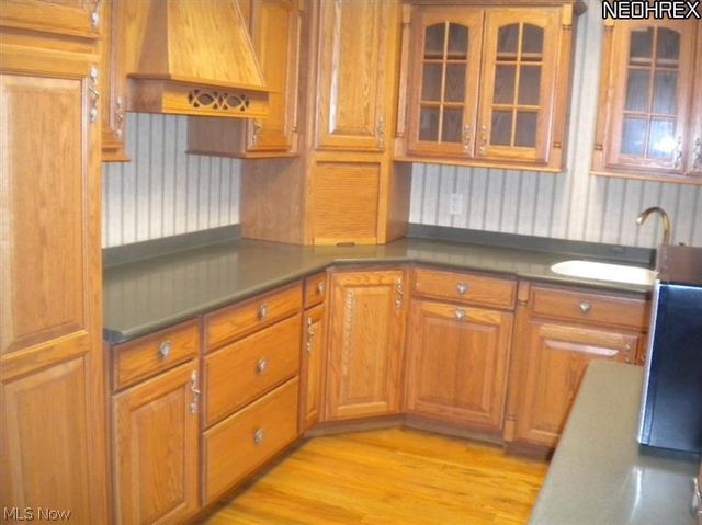 165 2nd Street NW, Barberton, OH 44203