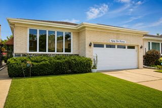 8414 W Brodman Avenue, Chicago, IL 60656