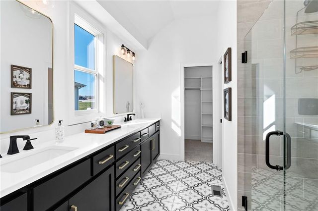 17486 W 169th Terrace, Olathe, KS 66062