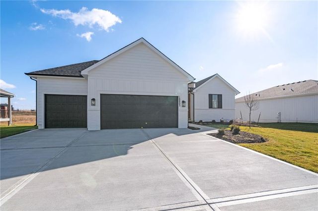 17486 W 169th Terrace, Olathe, KS 66062