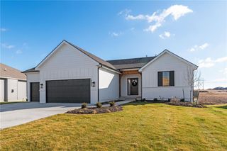 17486 W 169th Terrace, Olathe, KS 66062
