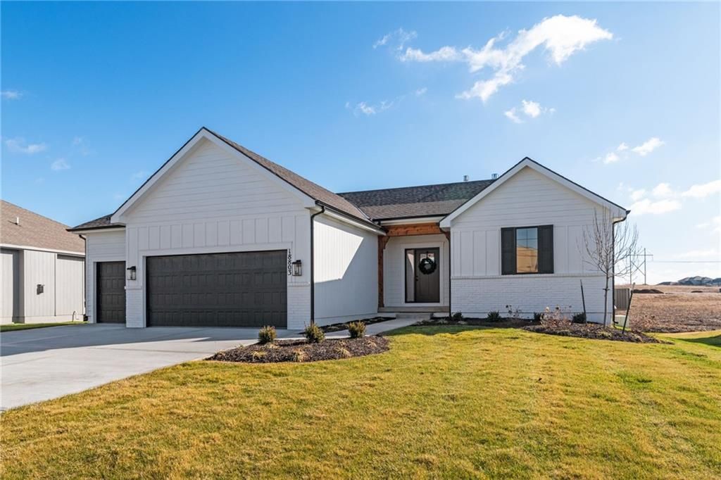 17486 W 169th Terrace, Olathe, KS 66062